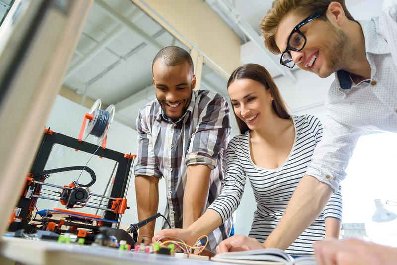 Kunststofftechnik berufsbegleitend im Fernstudium an der Wilhelm Büchner Hochschule studieren