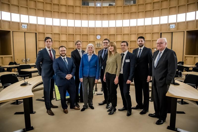 v.l.n.r.: Jan-Markus Kötter, Markus Richter, Tobias Beck, Ministerin Isabel Pfeiffer-Poensgen, Lennart Gilhaus, Ale Bachlechner, Andrea Alberti, Matthias Heinz, Akademiepräsident Wolfgang Löwer