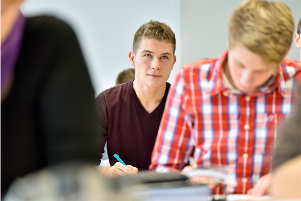 Das Probestudium bietet einen kostenlosen Vorgeschmack auf das ausbildungs- und berufsbegleitende Studium an der Hochschule Weserbergland.