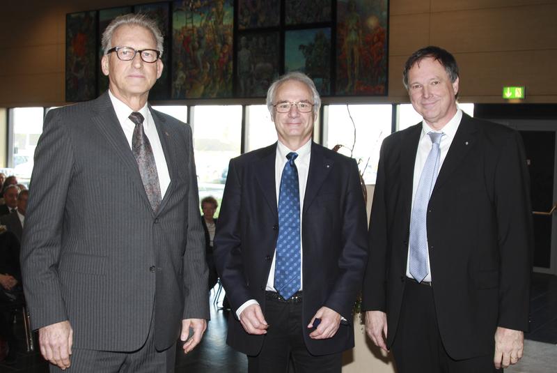 (v.l.n.r.) Vizepräsident Prof. Dr. Wolfgang Huhn, Prof. Dr.-Ing. Michael Klausner, FH-Präsident Prof. Dr. Udo Beer 