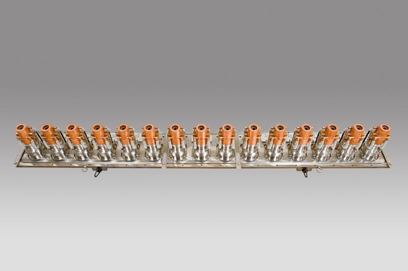 Eine Anordnung von Hohlkathoden wird in der Industrie schon für Beschichtungsbreiten bis zu 2,85 m eingesetzt