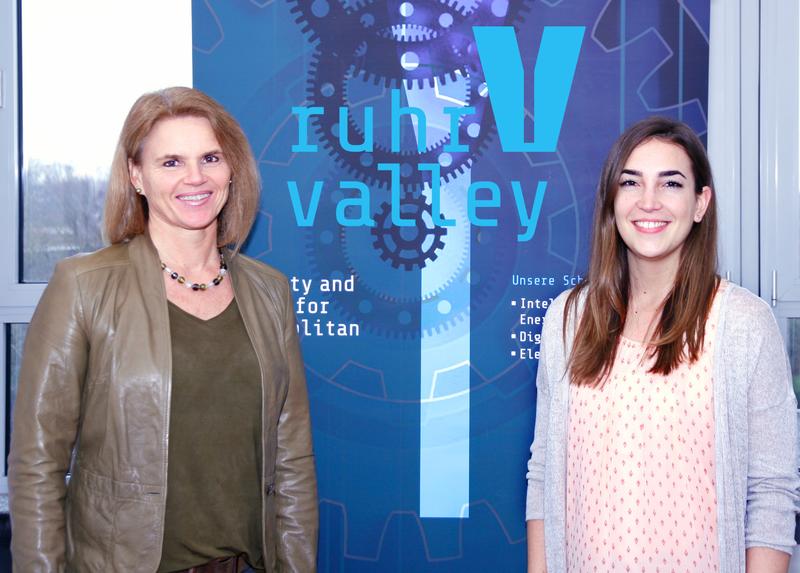 Ein erfolgreiches Duo für das "ruhrvalley"-Projekt: Marketingexpertin Prof. Dr. Ute Ritzerfeld Zell und Masterabsolventin Jessica Leinen.