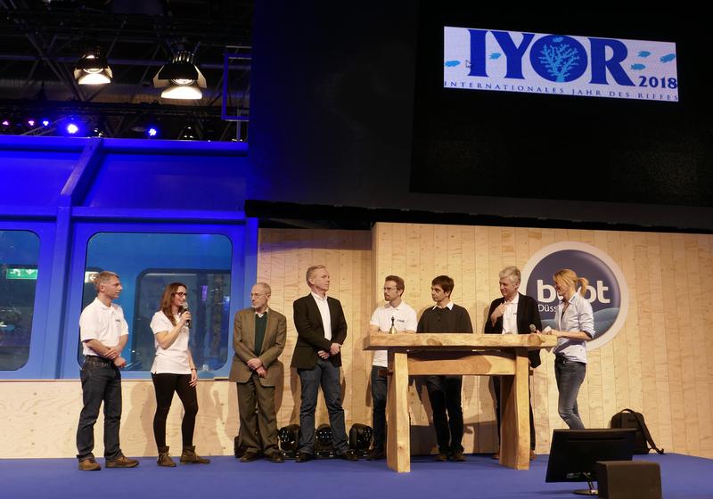 Eröffnung des Internationalen Jahr des Riffes (IYOR 2018) auf der boot in Düsseldorf. Von links nach rechts: Prof. Dr. Ralph Schill, VDST; Marina Schiller, Uni Bochum; Prof. Dr. Helmut Schuhmac