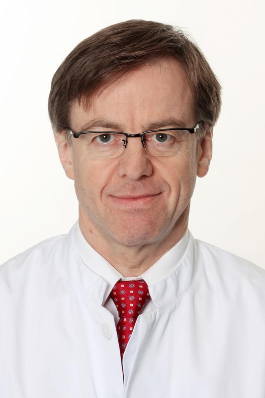 Prof. Dr. Alfons Schnitzler, Ärztlicher Leiter des Zentrums für Bewegungsstörungen und Neuromodulation am UKD, ist Schirmherr von ‚Tennis contra Parkinson!‘ des Tennisclubs Rot-Weiß Düsseldorf