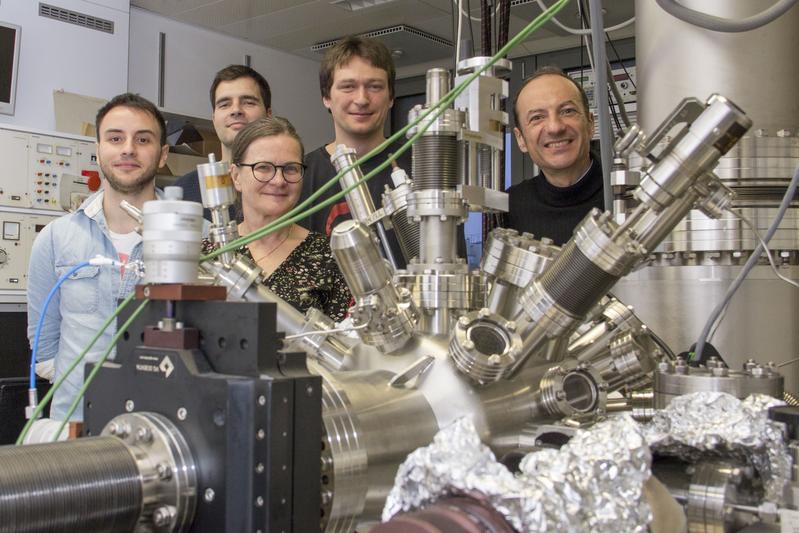 Das Team: Michele Reticcioli (Universität Wien), Jan Hulva, Ulrike Diebold, Martin Setvin, Michael Schmid (alle TU Wien), v.l.n.r.