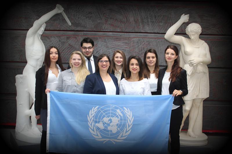 Das Team der Universität Jena, das im März beim WorldMUN in Panama-Stadt antritt.