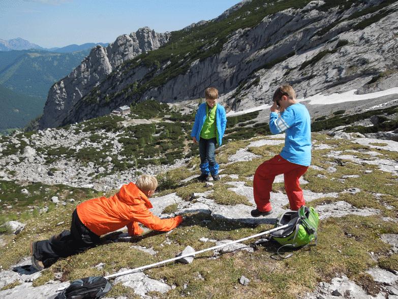 The highlight of the "Researchers' Weeks" is a two-day research expedition with experiments and investigations outdoors.