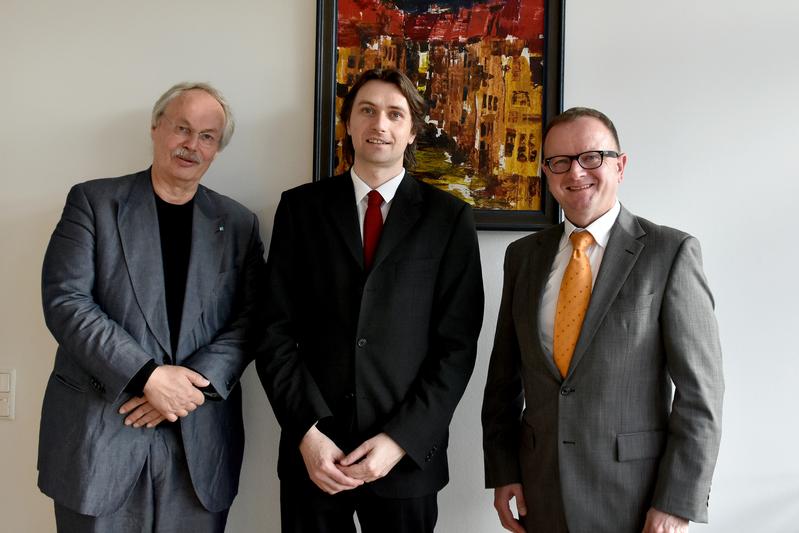 Prof. Dr. Kristian Bosselmann-Cyran (Präsident der  Hochschule Koblenz), Prof. Dr. Frank Hergert, Prof. Dr. Thomas Schnick  (Dekan des Fachbereichs Ingenieurwesen).