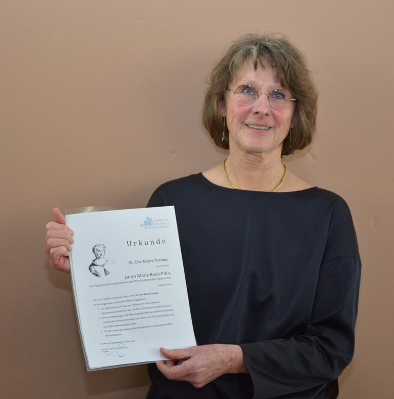 Dr. Eva-Maria Krampe hat den Laura Maria Bassi-Preis 2018 der Frankfurt UAS verliehen bekommen.