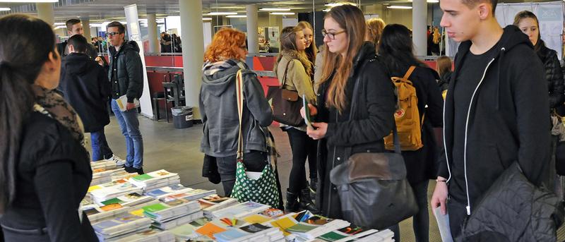 Broschüren und andere Informationen über die Studiengänge der Uni gibt es beim Studien-Info-Tag. 