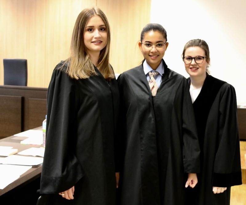 Das Siegerteam beim EBS Moot Court (v. l. n. r.): Sophie Hochdörffer, Mariama Jarju und Maria Bongartz