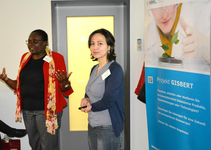 Foto: Lydia Nakayenze-Schubert und Dr. Ghada Abouammar stellen Ihr Startup Oncaplanta UG vor auf dem 5. BioEconomy Matchmaking
