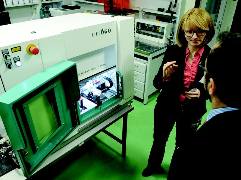 Lasertechnik Live am Fraunhofer ILT während des AKL‘16: Hier der Zelldrucker LIFTSYS.