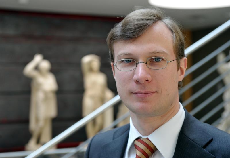 Rechtswissenschaftler Prof. Dr. Matthias Knauff hat die Tagung „Elektromobilität: Herausforderungen für Verkehrs- und Energierecht“ am 8. März an der Universität Jena organisiert.