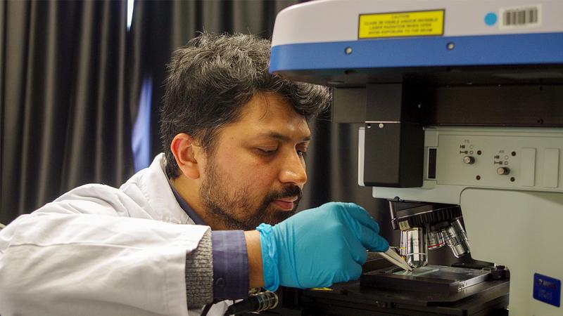 TU researcher analyzes ultrathin gallium(II) selenide using Raman spectroscopy.