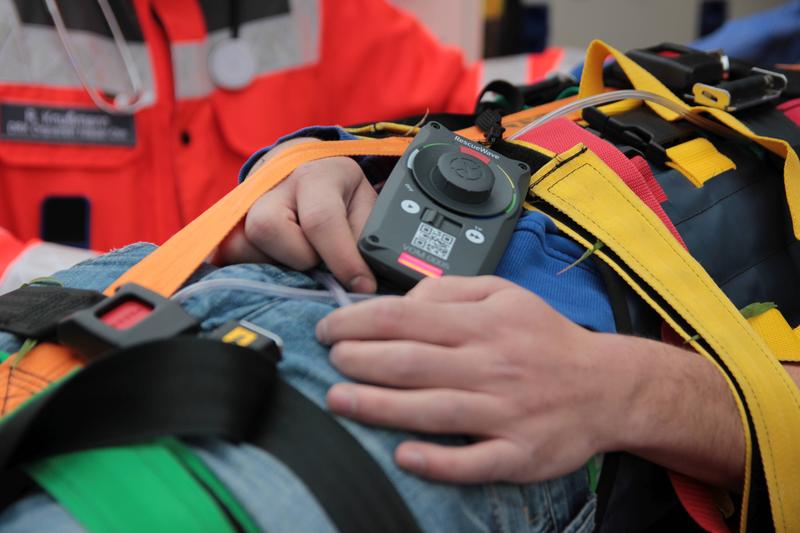 Dank intuitiver Bedienbarkeit des Systems können sich Rettungskräfte voll auf ihre notfallmedizinische Arbeit konzentrieren