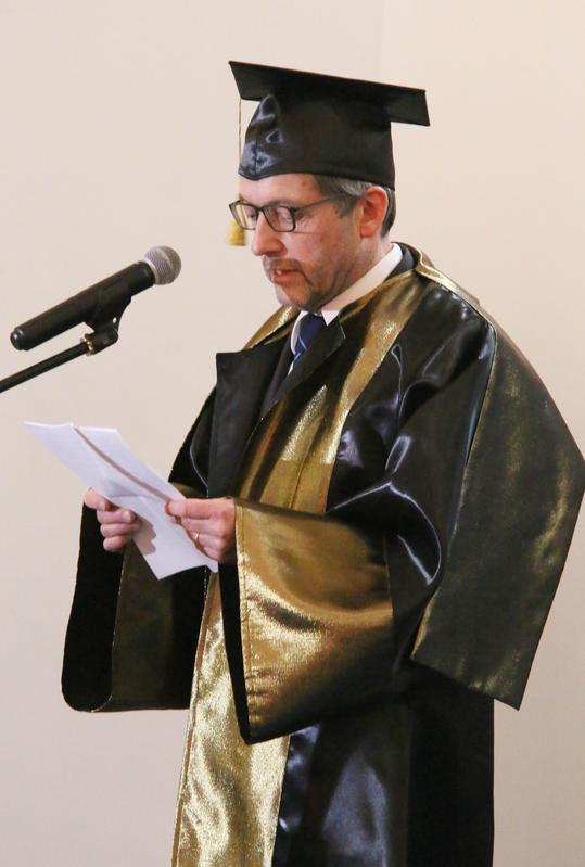 Der Jenaer Uni-Präsident Prof. Dr. Walter Rosenthal bei seiner Rede anlässlich der ihm von der Universität Tiflis verliehenen Ehrendoktorwürde.