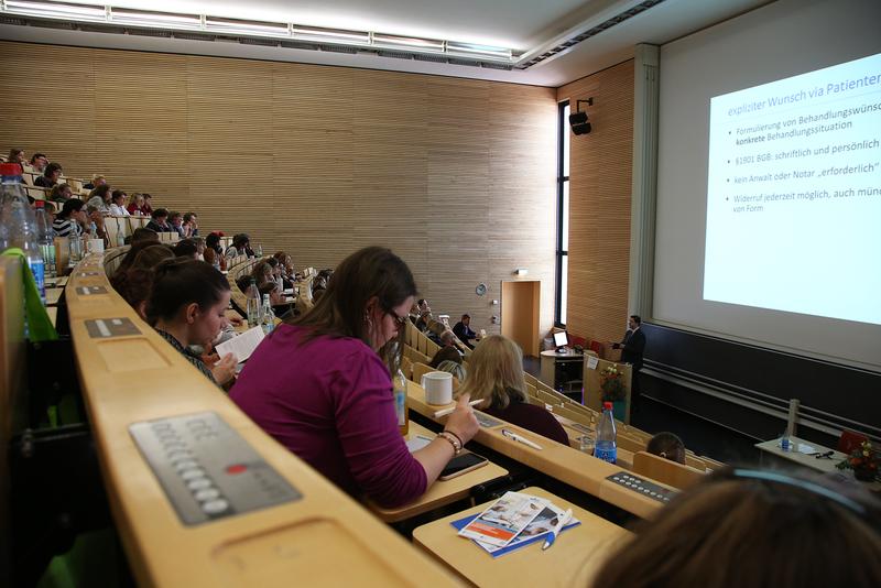 Der Regensburger Onkologische Pflegekongress informierte über neue Konzepte und Behandlungsstrategien in der onkologischen Pflege.