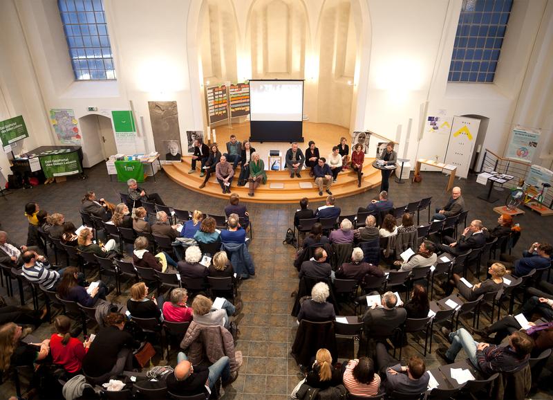 Die Abschlusstour des Projekts Wohlstands-Transformation Wuppertal endete in der CityKirche in Wuppertal-Elberfeld mit der Präsentation der Ergebnisse.