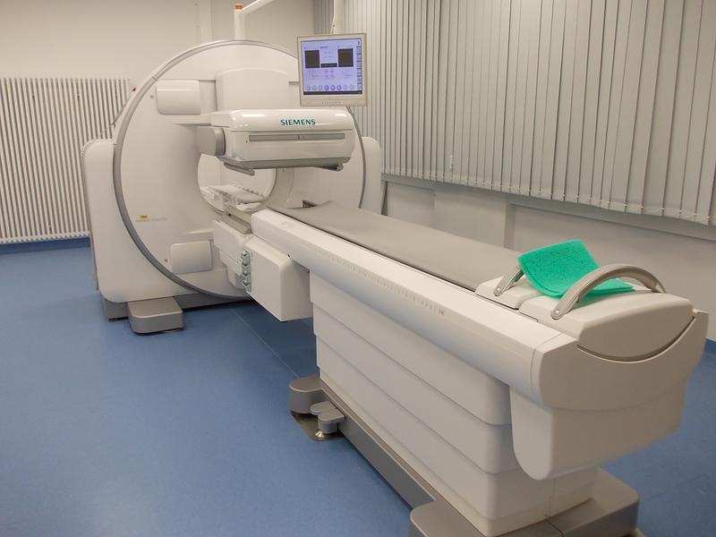 Das SPECT-CT verbindet zwei bildgebende Verfahren in einer Untersuchung