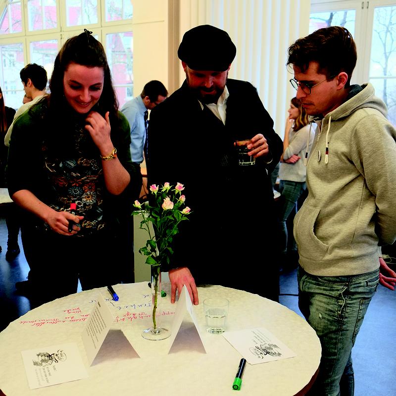 Die Teilnehmenden beim Informationsaustausch zum Auftakt der Winterschool.