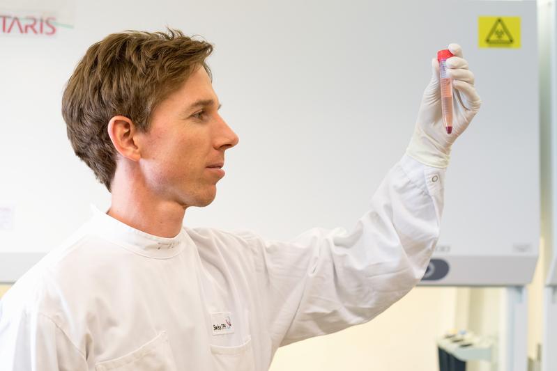Michael Filarsky, Swiss TPH scientist and first author in the laboratory