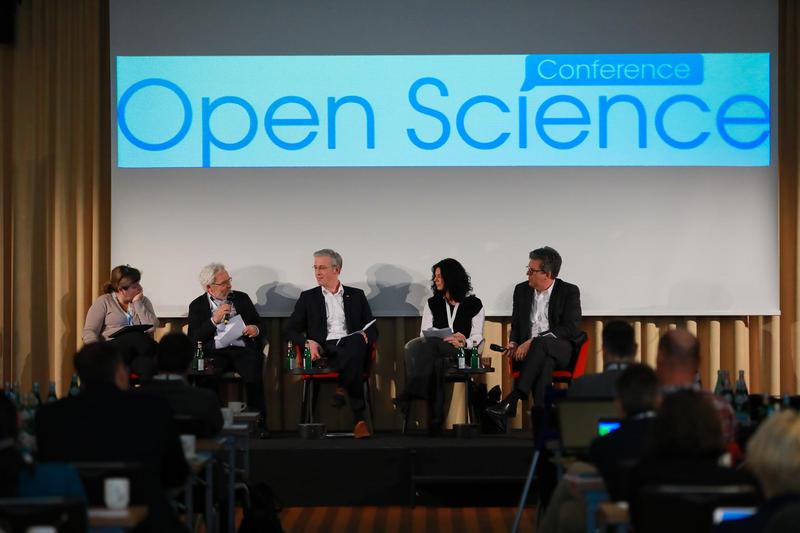 Rund 200 Teilnehmer/innen aus 35 Ländern kamen zur Open Science Conference nach Berlin