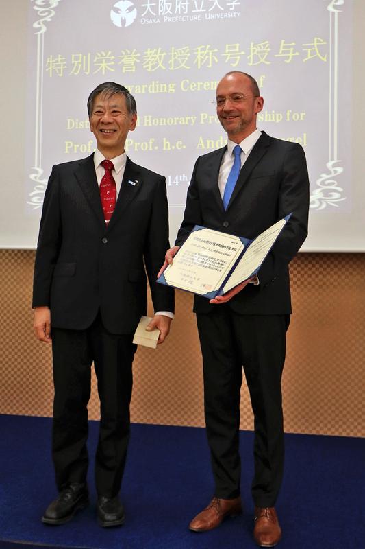 OPU-Präsident Prof. Hiroshi Tsuji (l.) und Prof. Andreas Dengel
