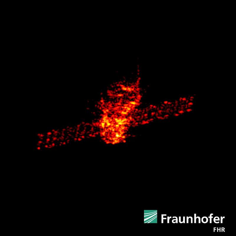 Radar image of Tiangong-1 taken at an orbital height of approx. 270 km above the Earth's surface. The main body and the solar panels of the space station are clearly visible.