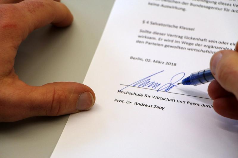 HWR Berlin und Bundesagentur für Arbeit unterzeichnen Vertrag über Förderstudium im Studiengang Wirtschaftsrecht 