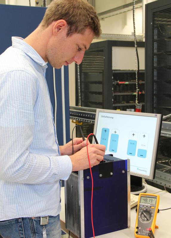 Fraunhofer ISE in Freiburg carries out tests on battery cells, modules and entire energy storage systems in its test labs.