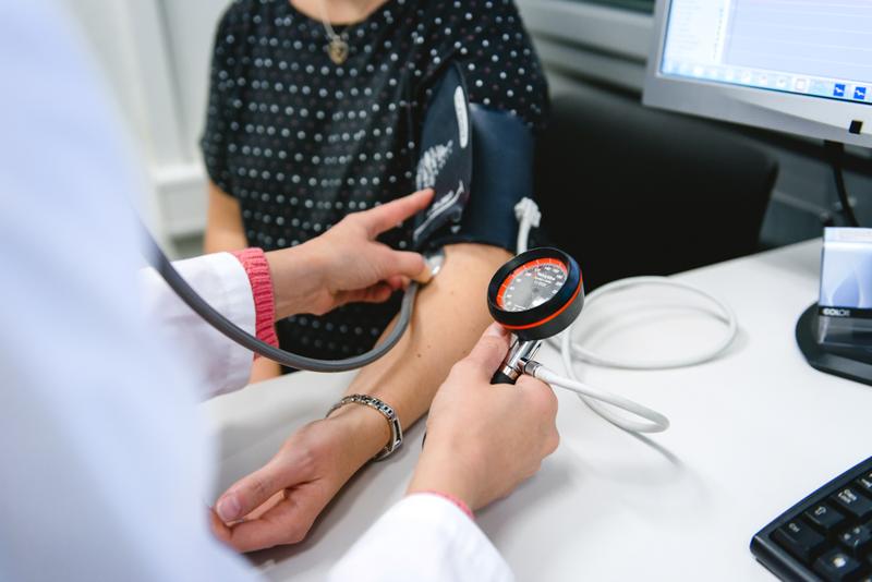 Bis zu 40 Prozent mehr Menschen haben nach den neuen Richtlinien Bluthochdruck (Symbolfoto)
