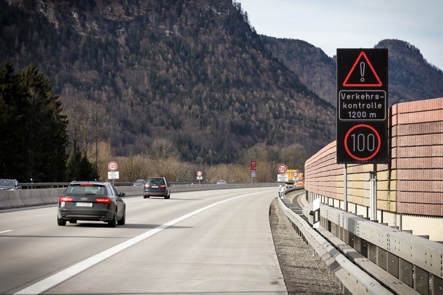 Flexible, effiziente, hellere Verkehrssignale im Straßenverkehr