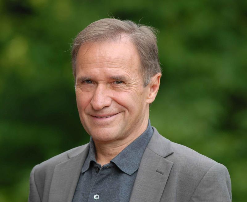 Dr. Reiner Klingholz erhielt für seine Publikationen mehrere Journalistenpreise, unter anderem den Buchpreis der Deutschen Umweltstiftung.