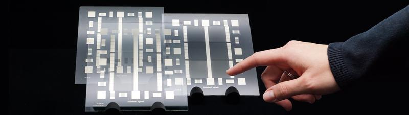 Touchscreens durch Photochemische Metallisierung.