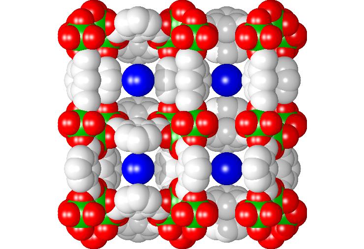 Die molekulare Gerüststruktur des Materials: In den großen Poren kann es besonders gut Wassermoleküle aufnehmen und wieder abgeben. 