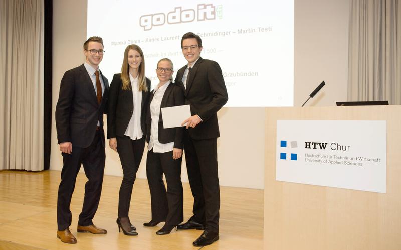 Gewannen den Best-Businessplan-Wettbewerb 2018 der HTW Chur für ihren Businessplan einer Heimwerker-Community für GO DO IT eCommerce: Martin Testi, Aimée Laurent, Monika Dönni und Ralf Schmidinger.