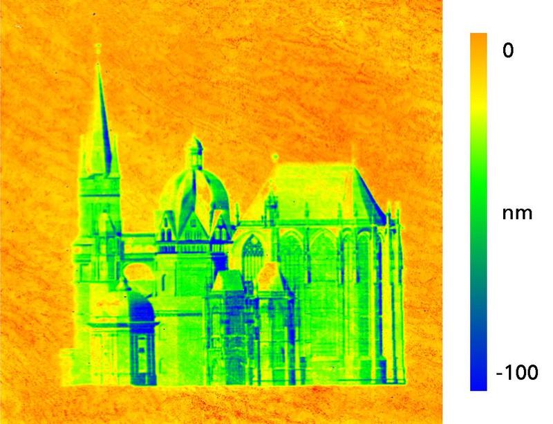 Mit LBF lassen sich beliebige Konturen auf wenige Nanometer genau abtragen.