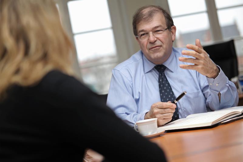 Universitäts-Rektor Professor Wolfgang Schareck legt den Studierenden ans Herz, einen Teil des Studiums im Ausland zu absolvieren. 