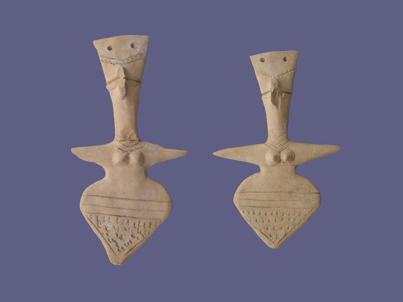 Frauenfiguren, die bei den Grabungen in Gonur Depe gefunden wurden