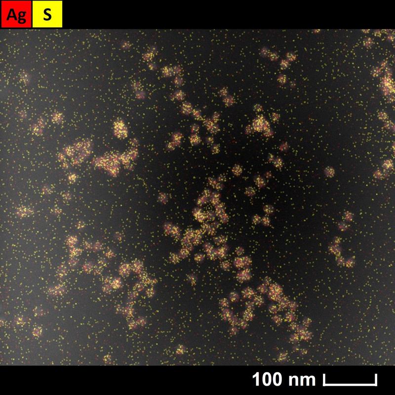 Nanomaterialien bestehen aus winzig kleinen Einheiten – ein Nanopartikel ist tausend Mal dünner, als ein menschliches Haar.