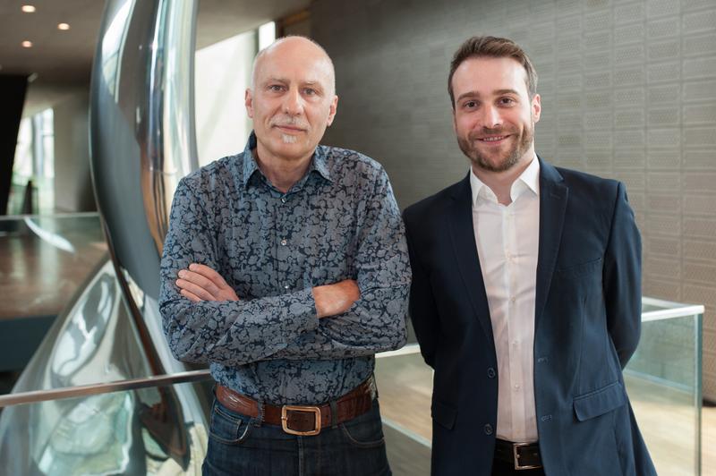 PD Dr. Sebastian Iben und Marius Costel Alupei (rechts) forschen an der Ulmer Universitätsklinik für Dermatologie und Allergologie zum Cockayne-Syndrom 