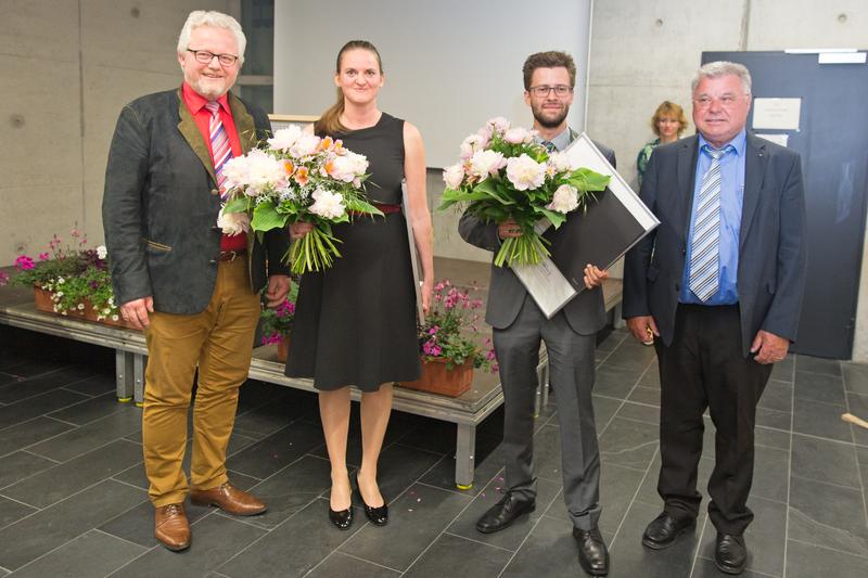 Große Freude herrschte bei den Preisträgern und -stiftern des Wissenschaftspreises Straubing 2018 (v.l.n.r.): Hasso von Winning Präsident des Rotary-Clubs Straubing, Katharina Langer und Maximilia