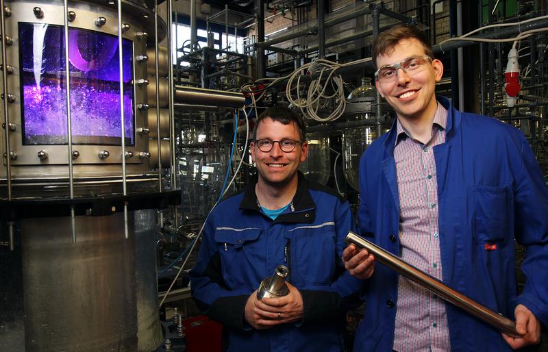 Markus Lichti (left) and Jonas Schulz are developing the camera system.