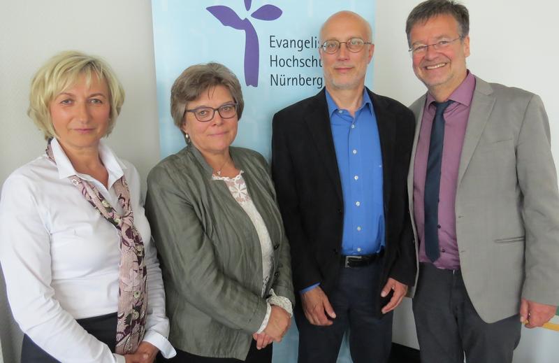 (v.l.n.r.) Prof. Dr. Helene Ignatzi, Vizepräsidentin, Prof. Dr. Barbara Städtler-Mach, Präsidentin, Kurt Füglein, Kanzler, Prof. Dr. Joachim König, Vizepräsident. Das EVHN-Präsidium ab 1.10.2018