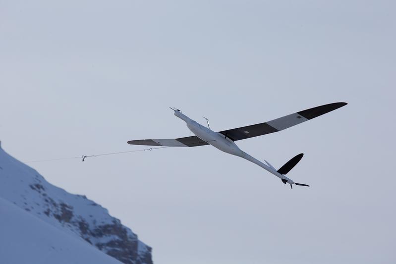 Das unbemannte Flugzeug MASC während des Starts zu einem Messflug