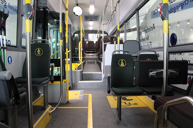 Viel Platz, ausgeklügeltes Leitsystem - mehr Sicherheit im neuen "Easy Bus" 