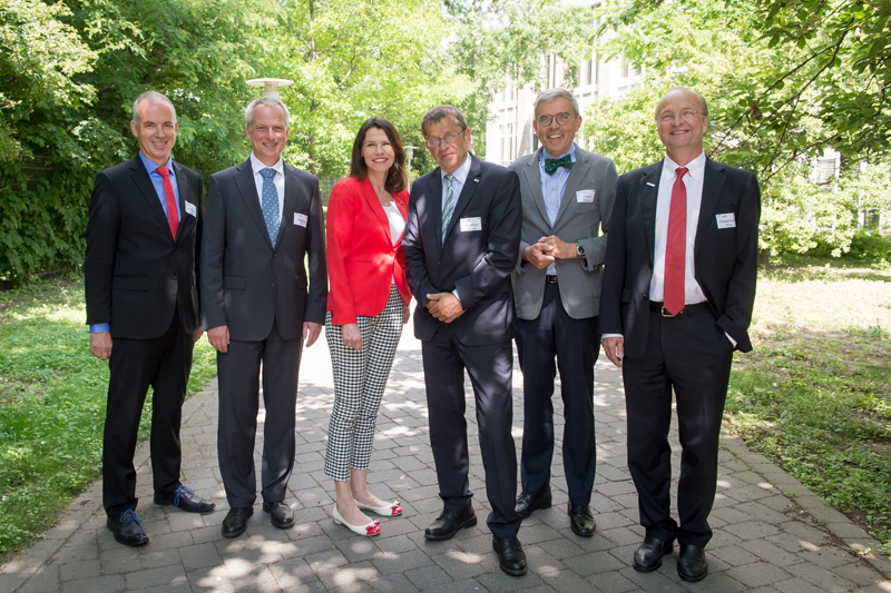 V.l.n.r.: Georg Krausch, Frank Wissing, Marion Kiechle, Heyo K. Kroemer, Matthias Frosch, Ulrich Förstermann