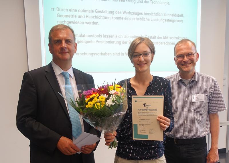 Lin Josephine Schubert mit Reinhard Hoffmann, links, und Prof. Dr. Bruno Spessert