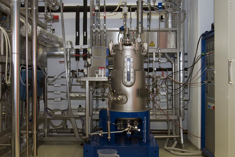 Bioreaktor des TUM-Forschungszentrums für Weiße Biotechnologiewurde, in dem das CBT-ol hergestellt wurde. 
